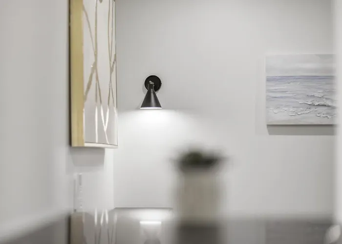 Modern Private In Greenfield, Own Entry *