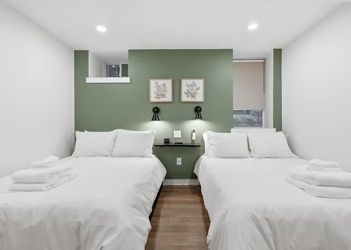 Modern Private In Greenfield, Own Entry