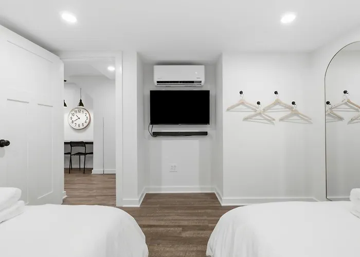 Modern Private In Greenfield, Own Entry * Pittsburgh