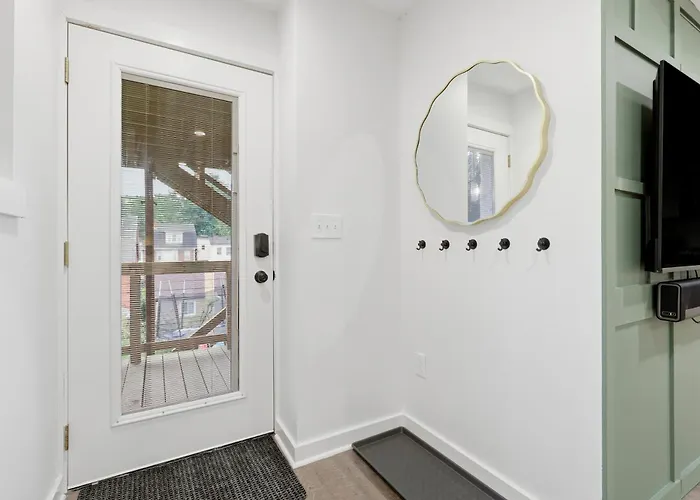 Modern Private In Greenfield, Own Entry