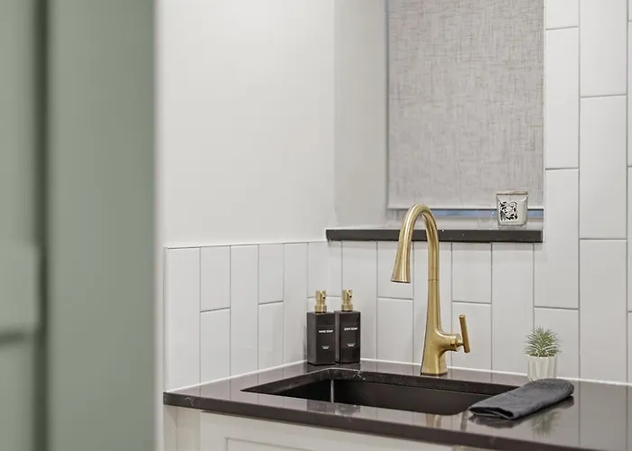 Apartment Modern Private In Greenfield, Own Entry Pittsburgh