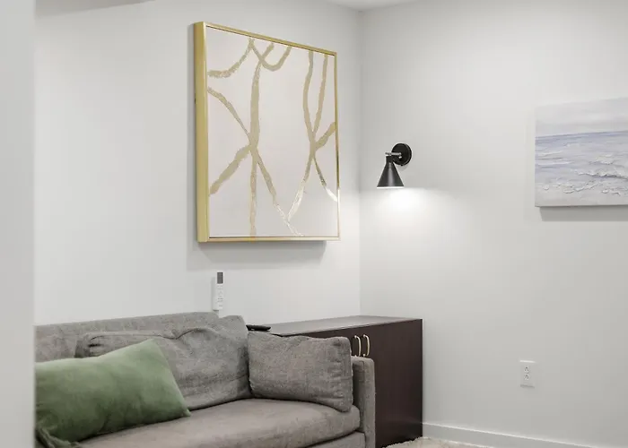 Apartment Modern Private In Greenfield, Own Entry